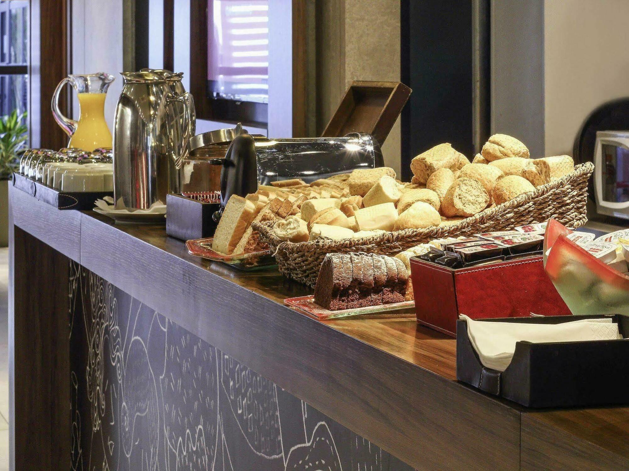 Ibis Buenos Aires Obelisco Hotell Eksteriør bilde